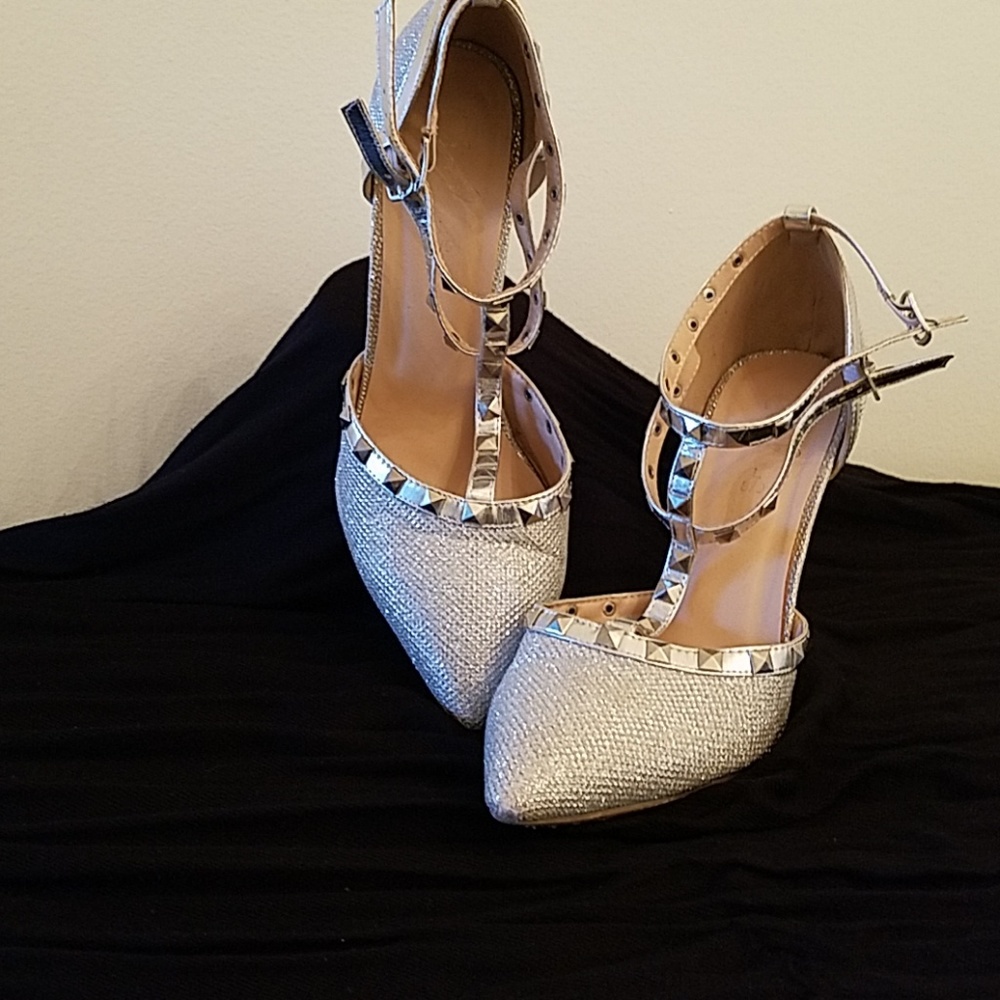 Rue 21 Sliver Heels